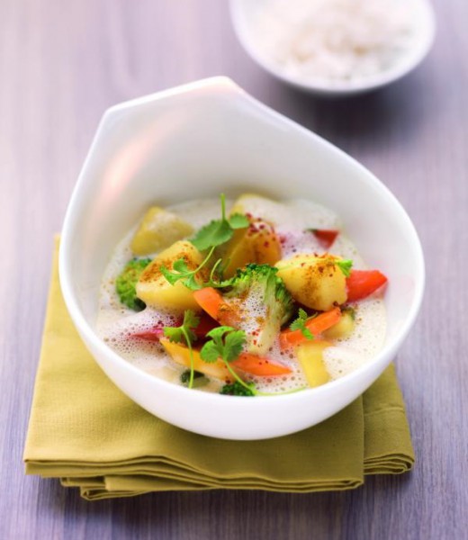 Kartoffel-Gemüse-Curry mit Kurkuma und Koriander